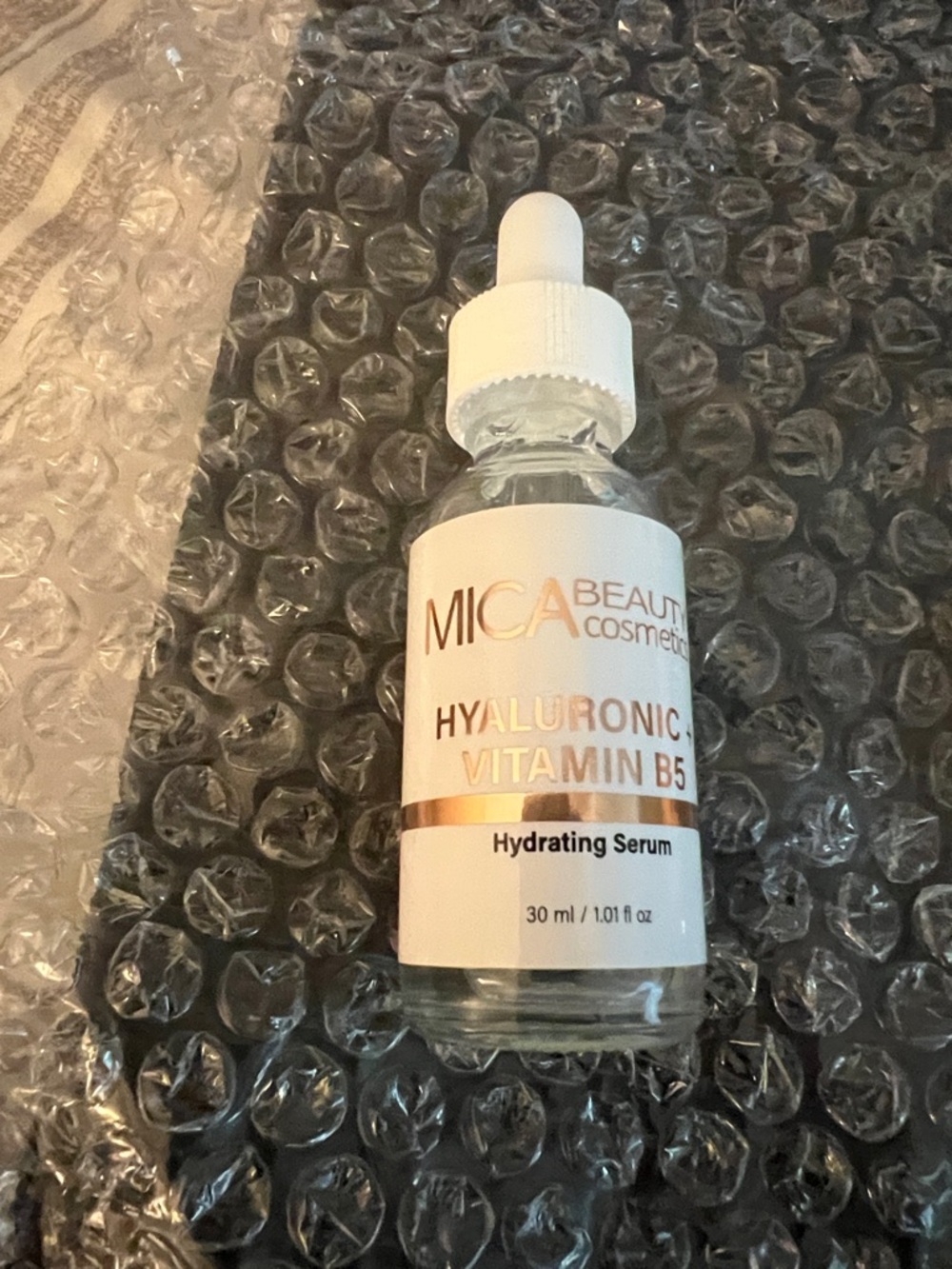 Hydrating & Renewal Serums - White Packaging - Picture 2 of 4